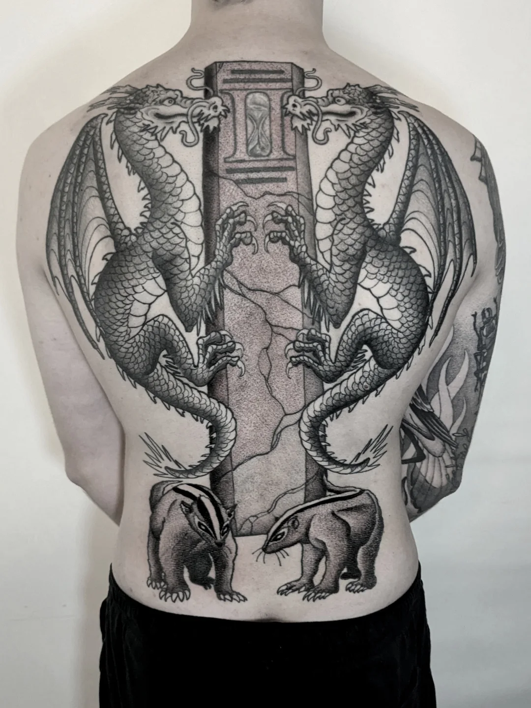 Argustattoo tacodoodnuchter backpiece dragons pillar, tattoo by Taco Bals at Argus Tattoo in Antwerp
